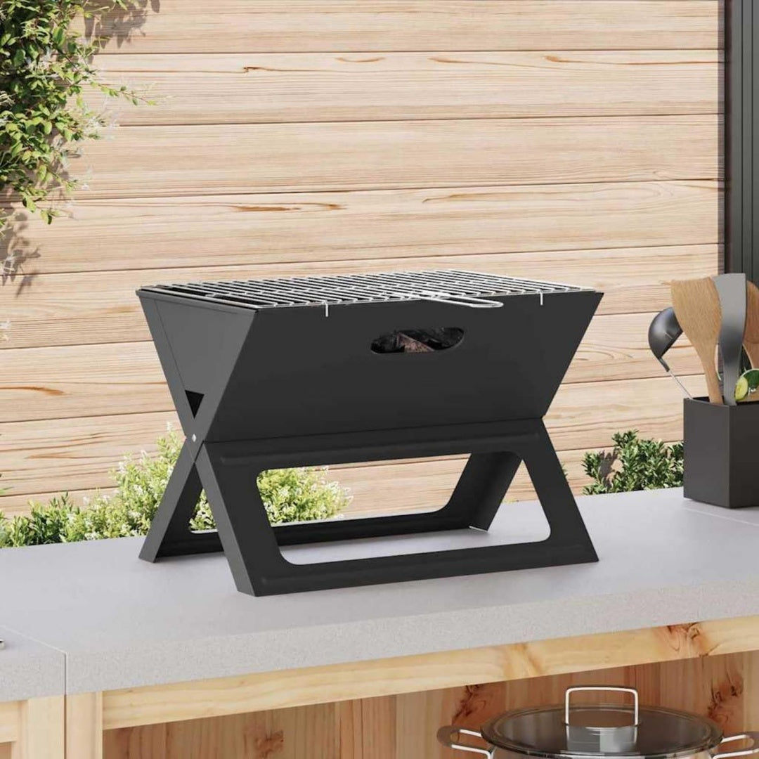 Griglie pieghevole con struttura in acciaio nero con design versatile